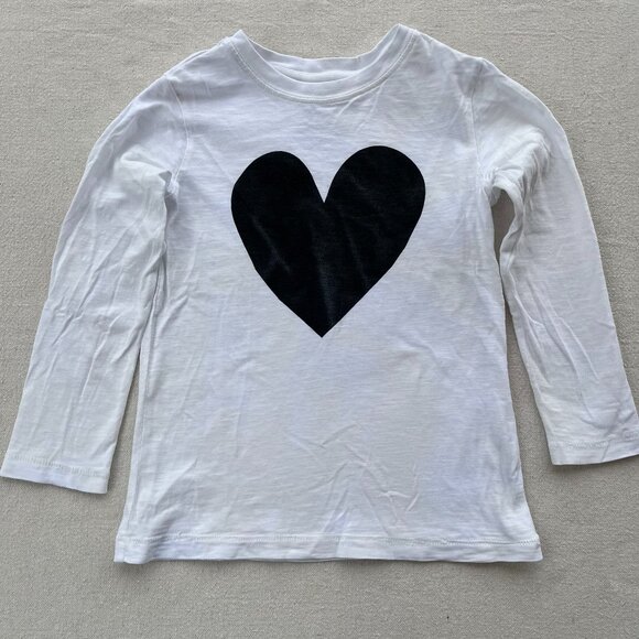 Primary Long-Sleeve Tee in Ivory & Black Heart, Size 4-5, PLAY - Picture 2 of 7